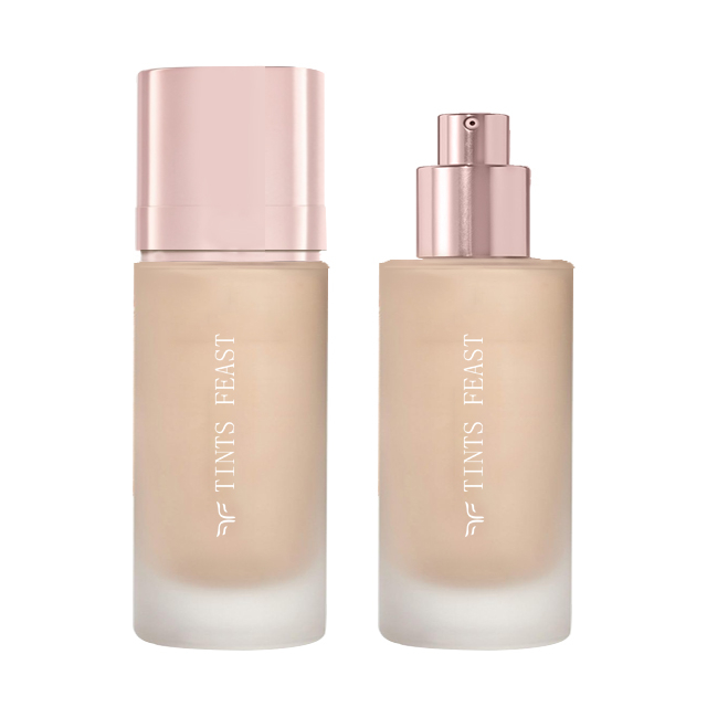 Tints Feast Longwear Weightless Liputan penuh Matte Yayasan untuk Kulit Minyak Matang