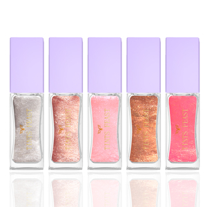 Leskl&yacute; olej na rty 